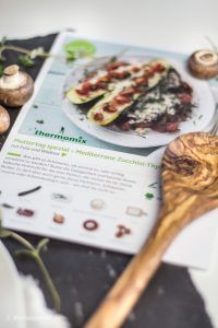 Hello Fresh Rezept für mediterrane Zucchini-Schiffchen im Thermomix